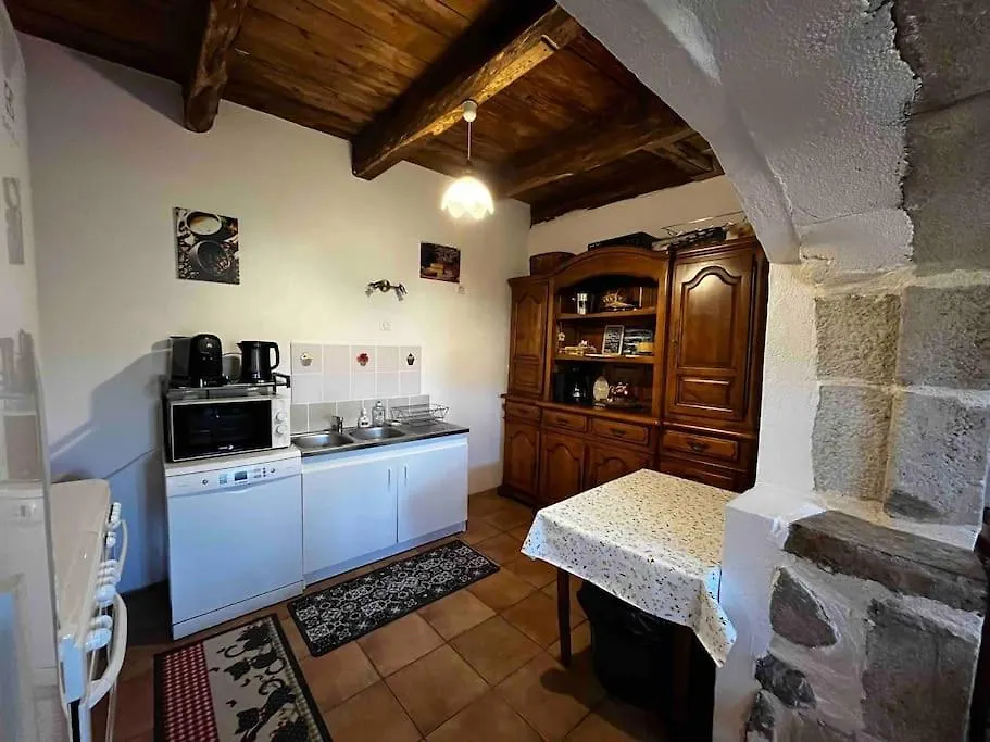 Gite A La Ferme Au Coeur De L'Auvergne Saint-Hippolyte  Saint-Hippolyte (Cantal)