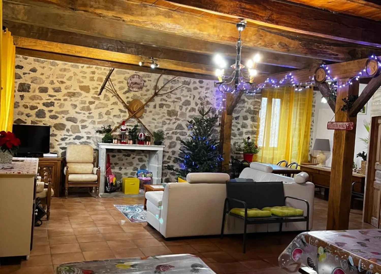 Gite A La Ferme Au Coeur De L'Auvergne Saint-Hippolyte  0*, Saint-Hippolyte (Cantal) France