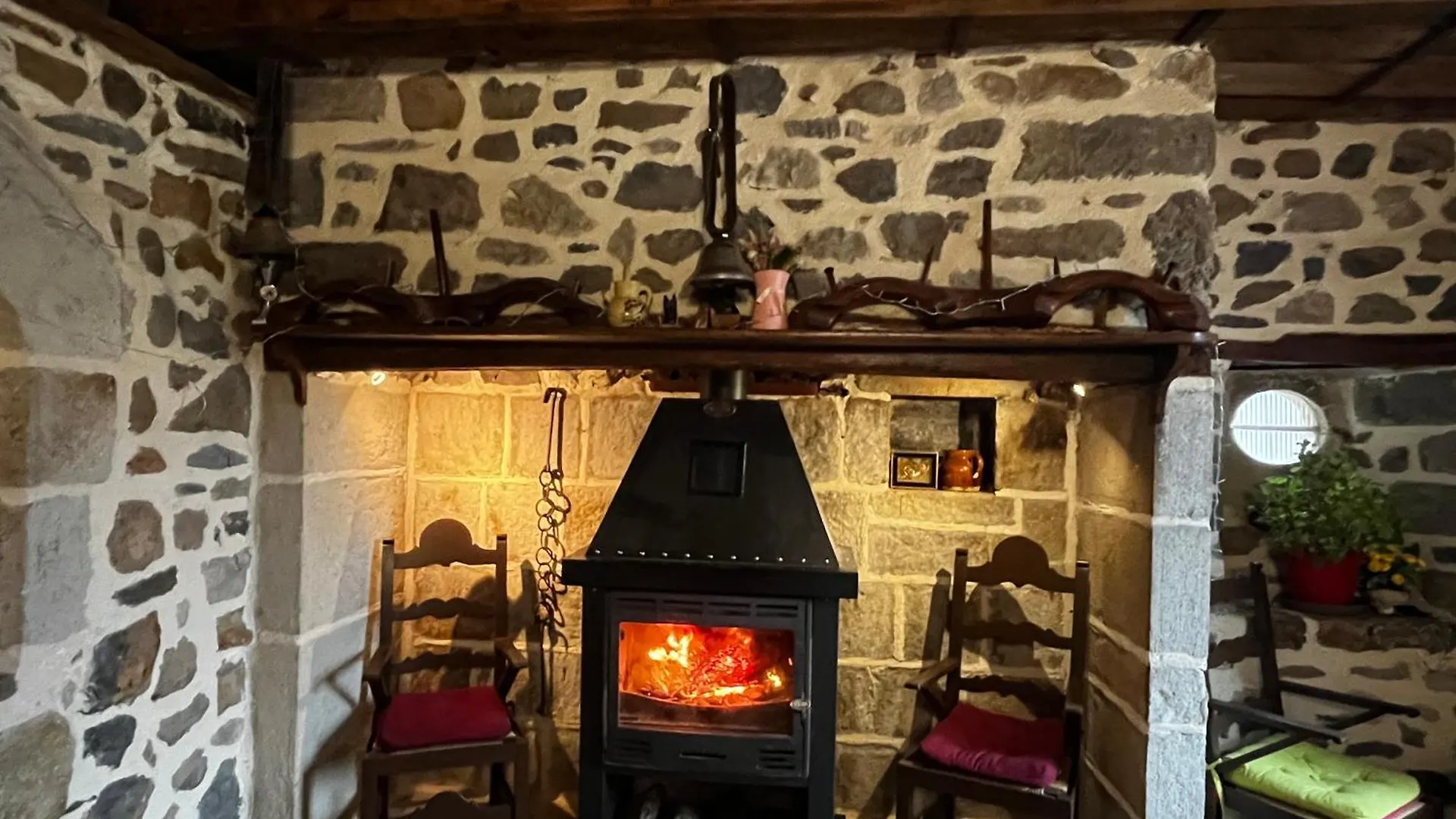Gite A La Ferme Au Coeur De L'Auvergne Saint-Hippolyte  Hébergement de vacances Saint-Hippolyte (Cantal)