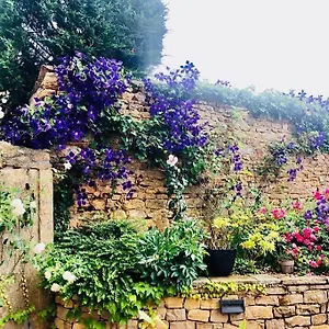  Appartement La Madigniere En Beaujolais Pierres Dorees
